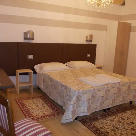 Romagnoli 36 Hotel Верона Екстериор снимка